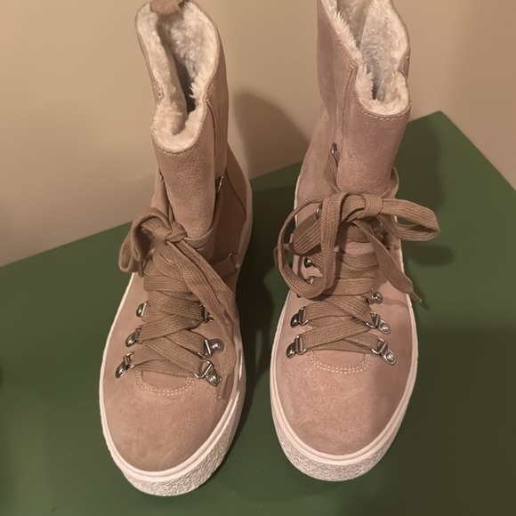 J/Slides NWOT tan suede with faux fur inside - Picture 2 of 6